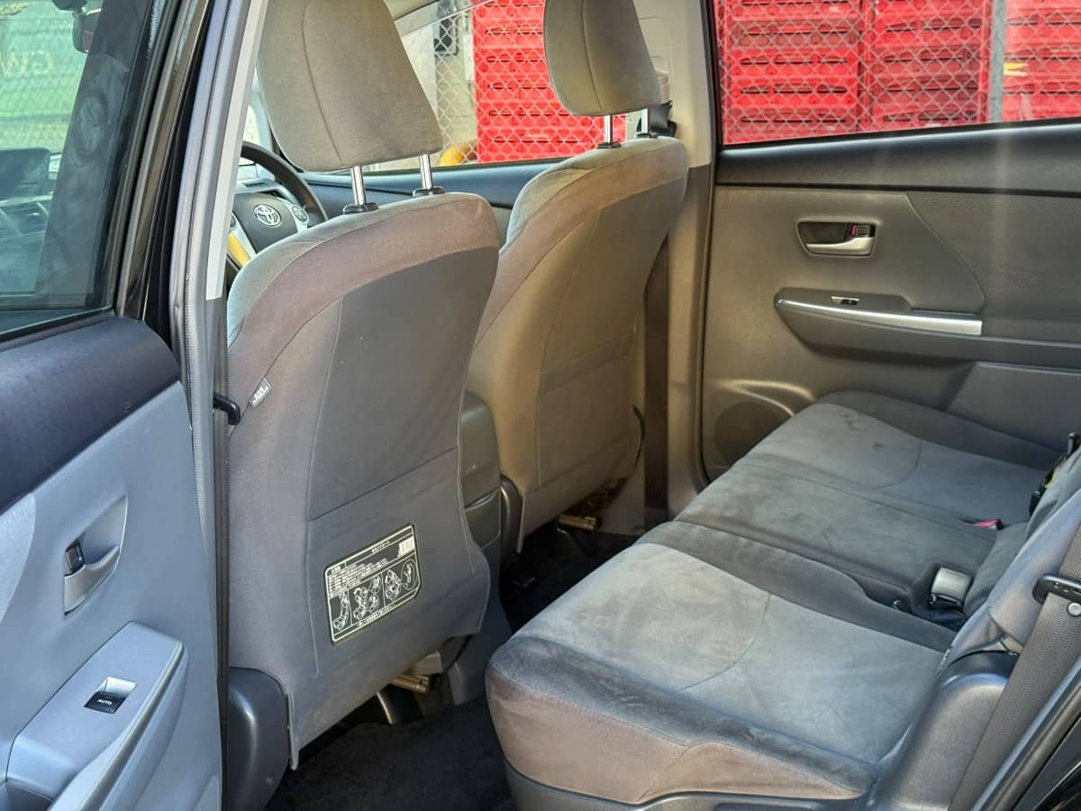 2012 Toyota Prius photo 8