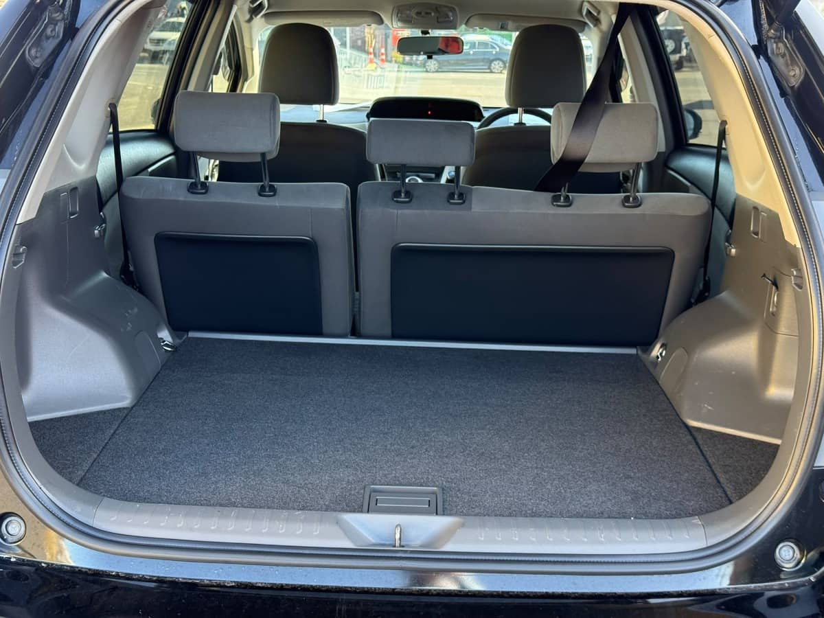 2012 Toyota Prius photo 11