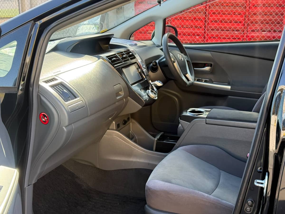 2012 Toyota Prius photo 7