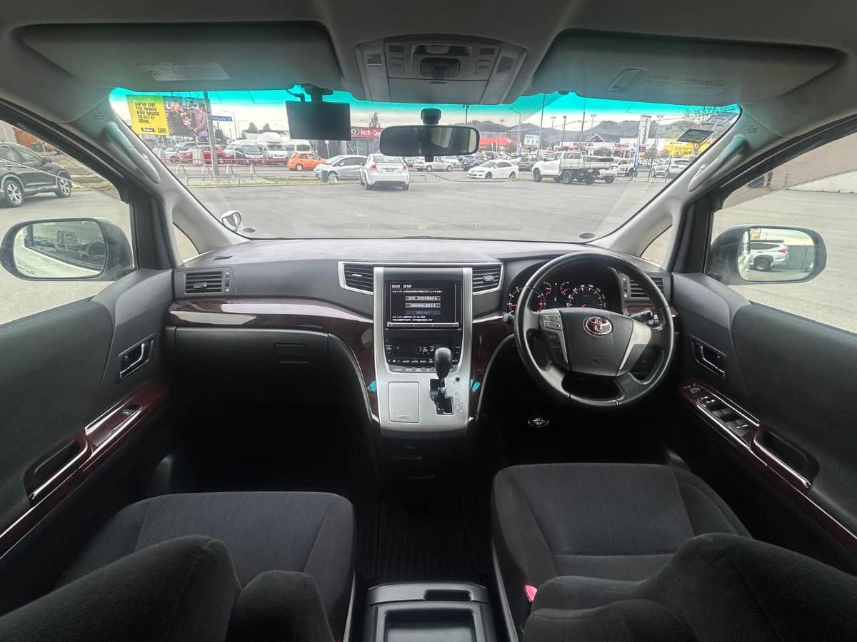 2013 Toyota Vellfire photo 13