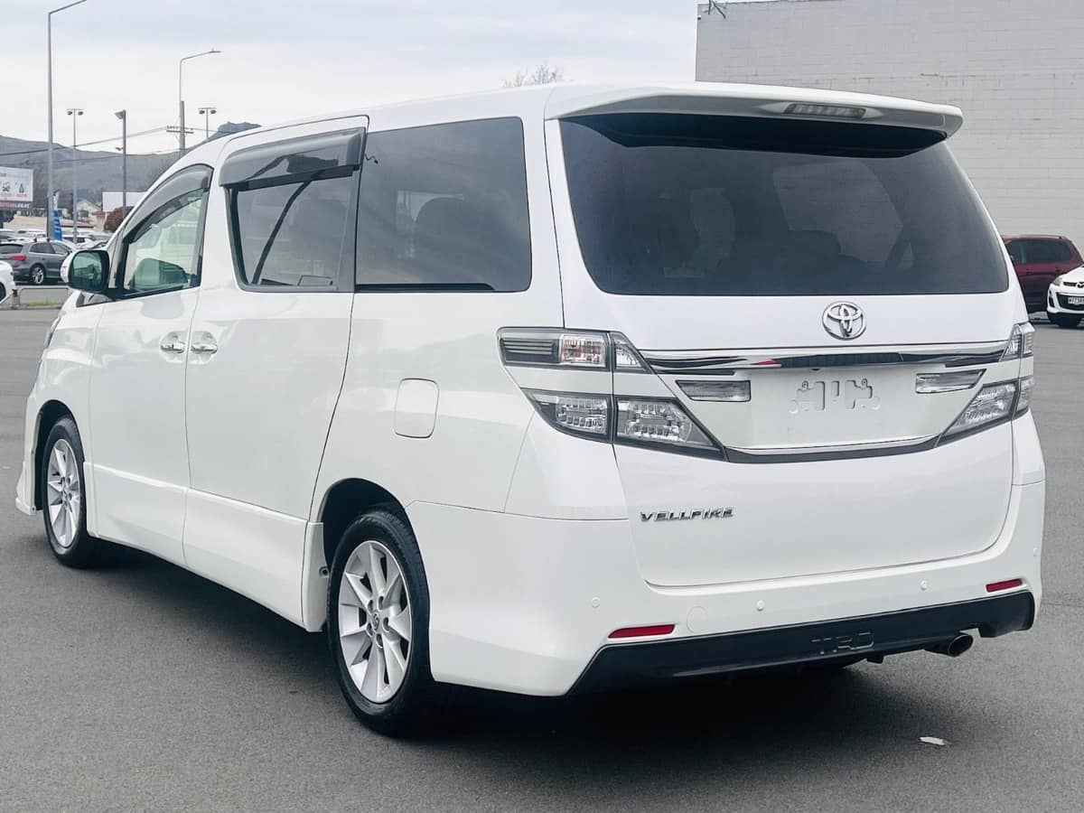 2013 Toyota Vellfire photo 5