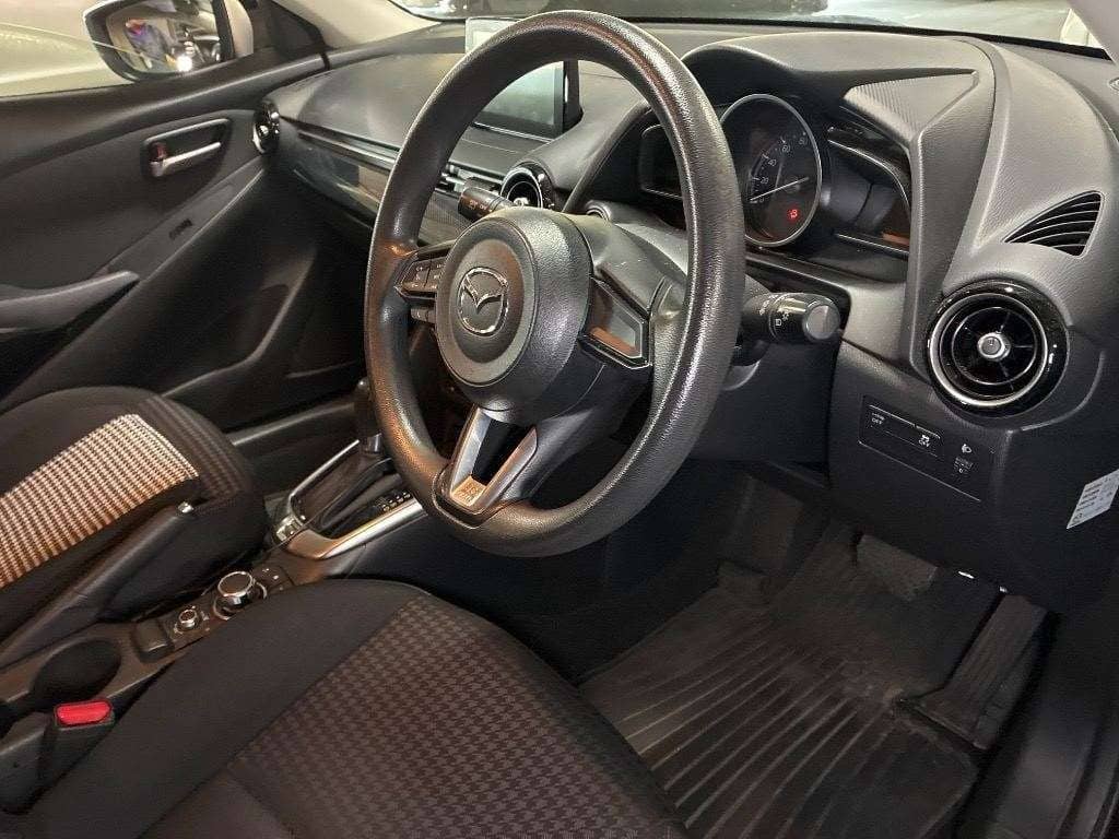 2017 Mazda Demio photo 5