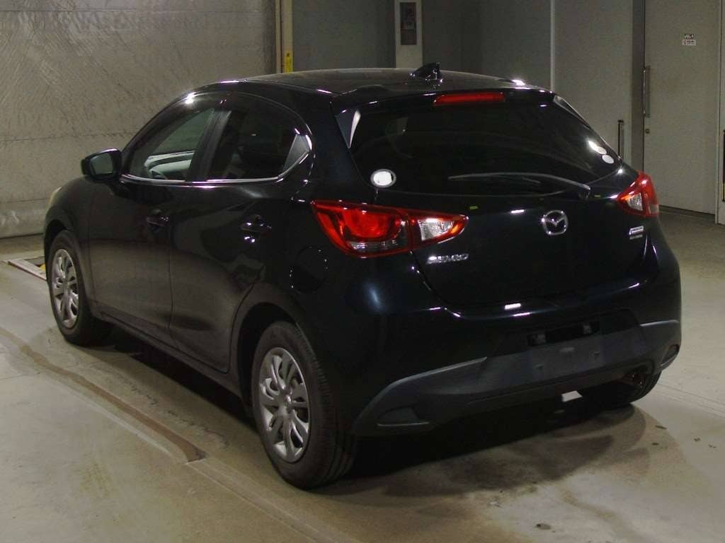 2017 Mazda Demio photo 4