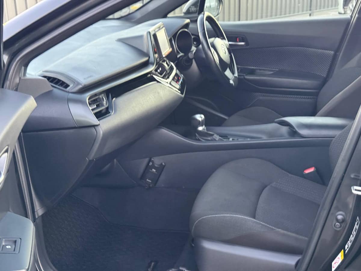 2019 Toyota C-HR photo 8