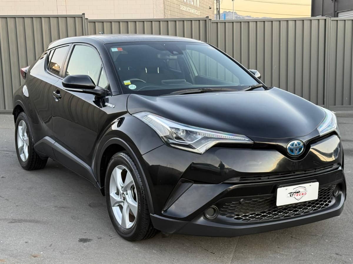2019 Toyota C-HR photo 3