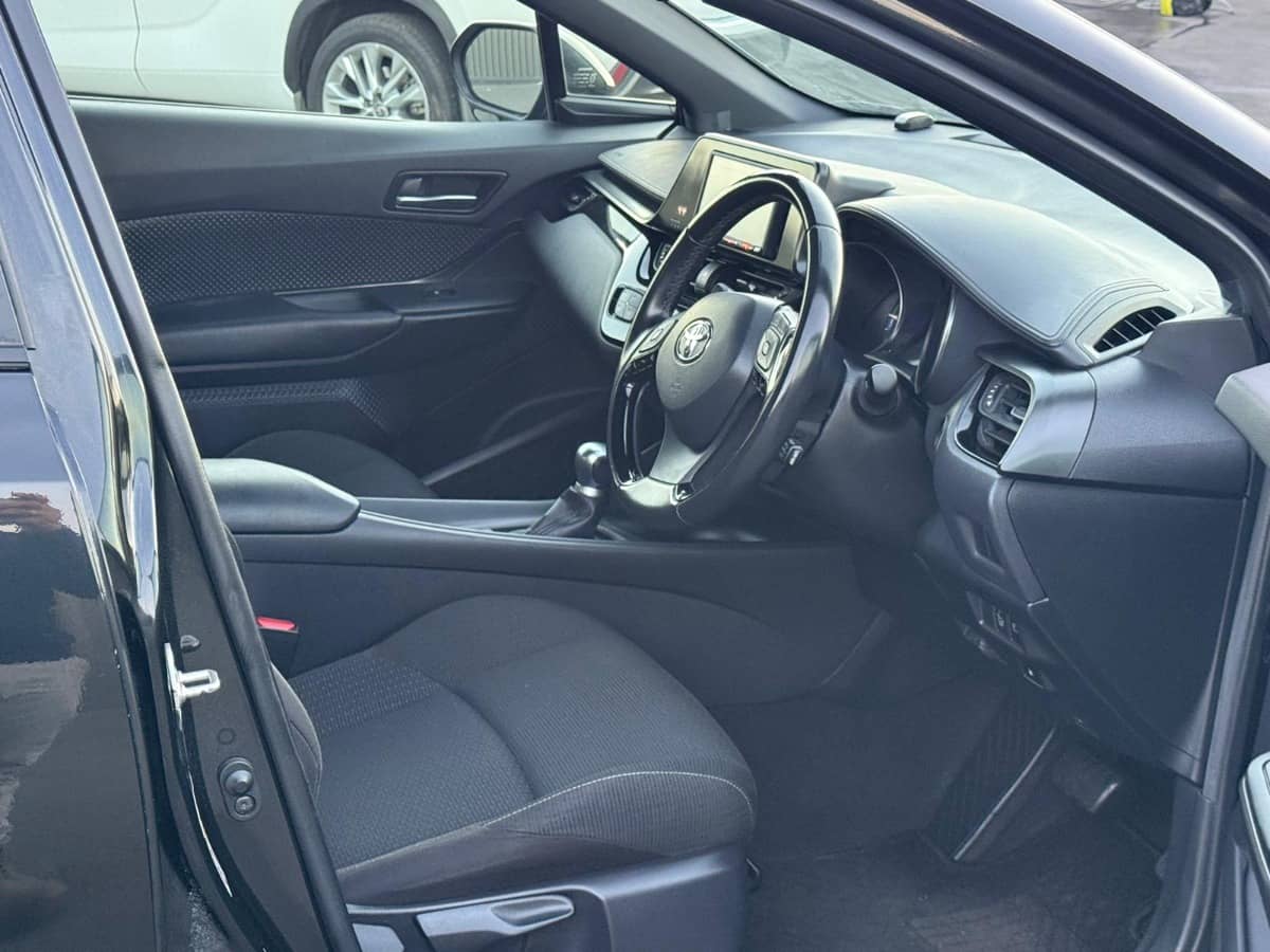 2019 Toyota C-HR photo 11