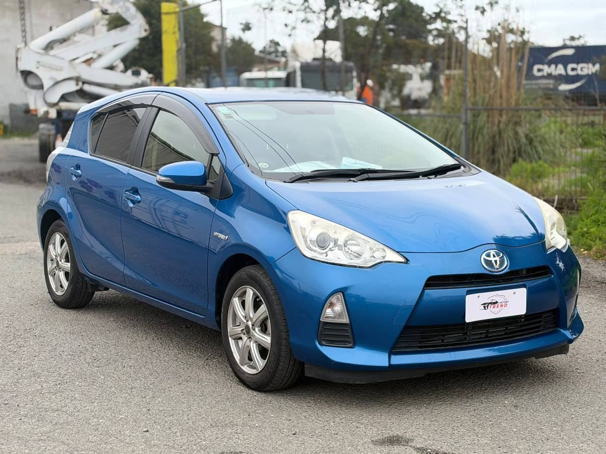 2014 Toyota Aqua photo 3