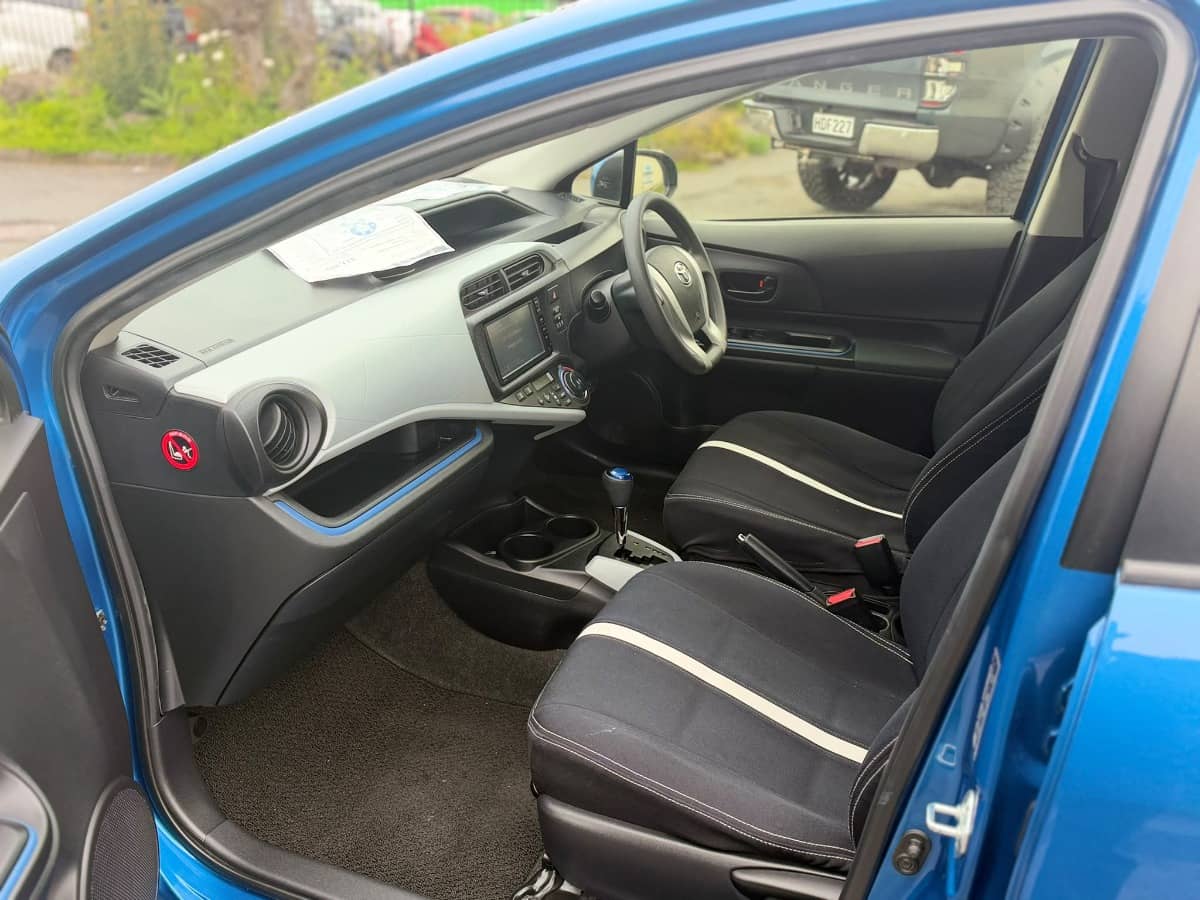 2014 Toyota Aqua photo 10