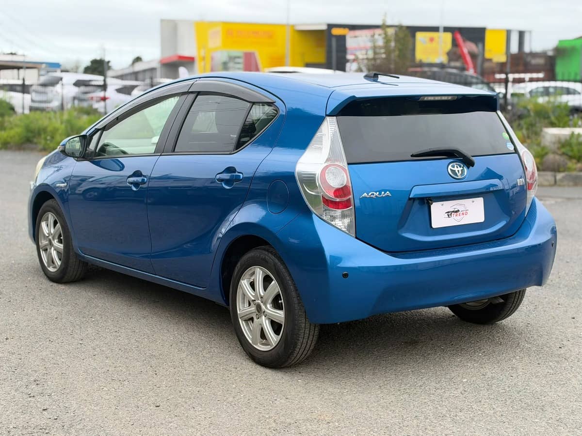 2014 Toyota Aqua photo 8