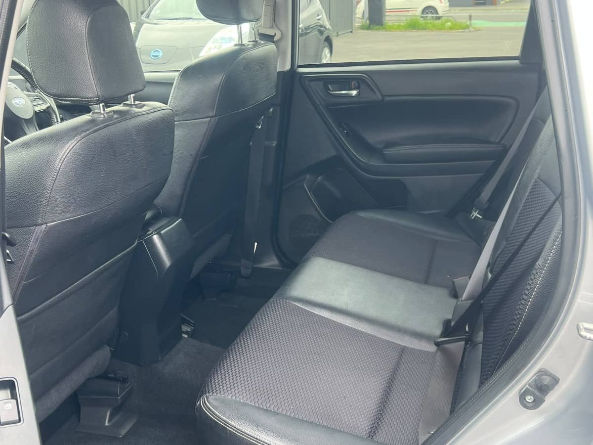 2015 Subaru Forester photo 8