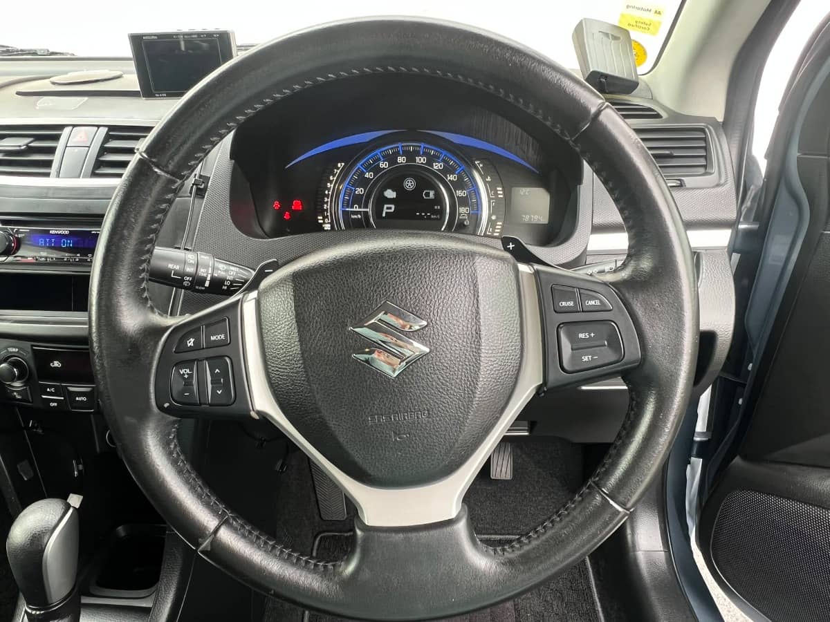 2014 Suzuki Swift photo 13