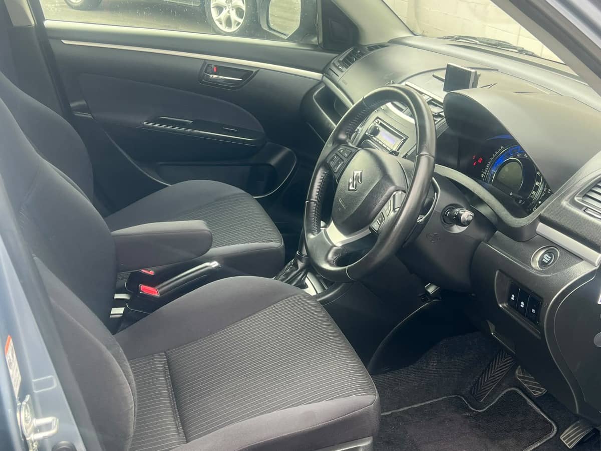 2014 Suzuki Swift photo 7