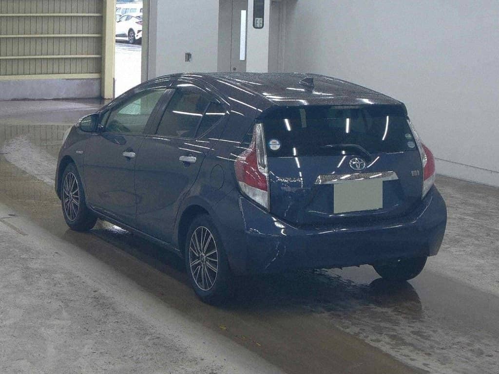 2015 Toyota Aqua photo 4