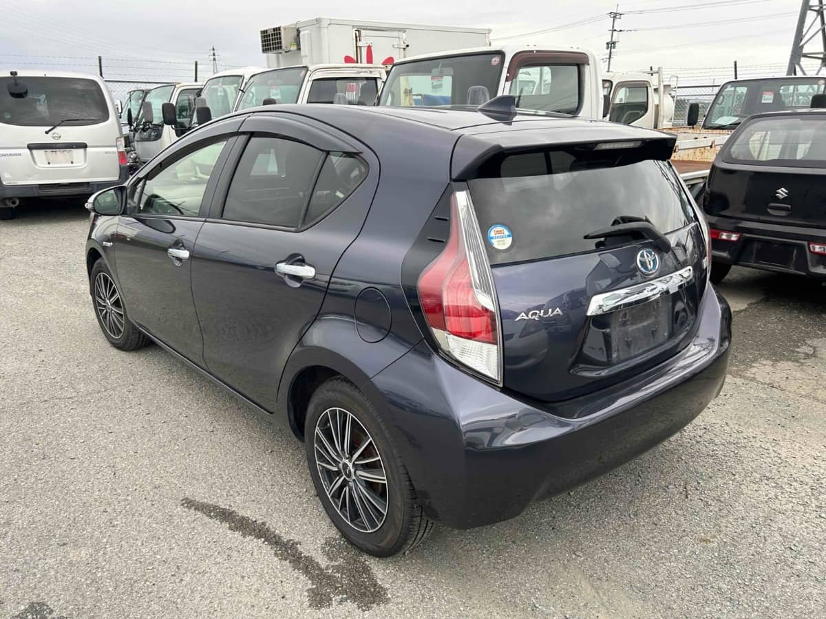 2015 Toyota Aqua photo 7