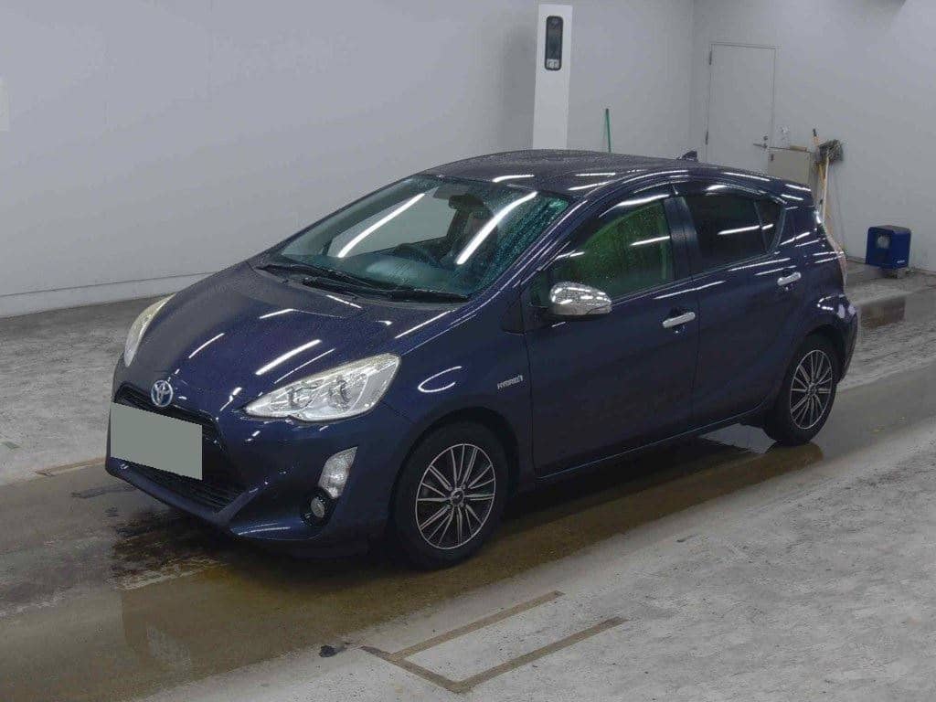 2015 Toyota Aqua photo 2