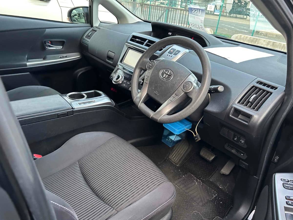 2015 Toyota Prius photo 8