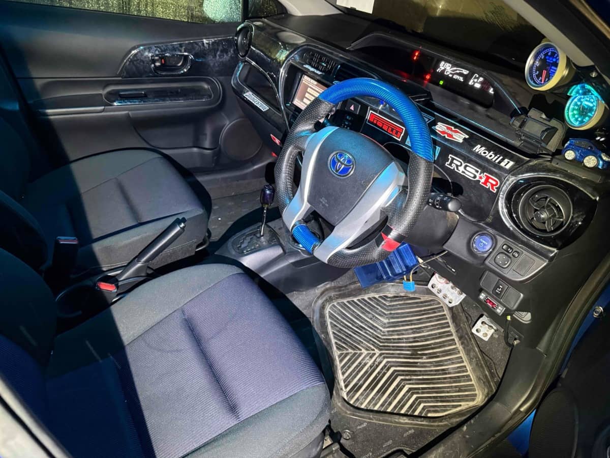 2015 Toyota Aqua photo 3