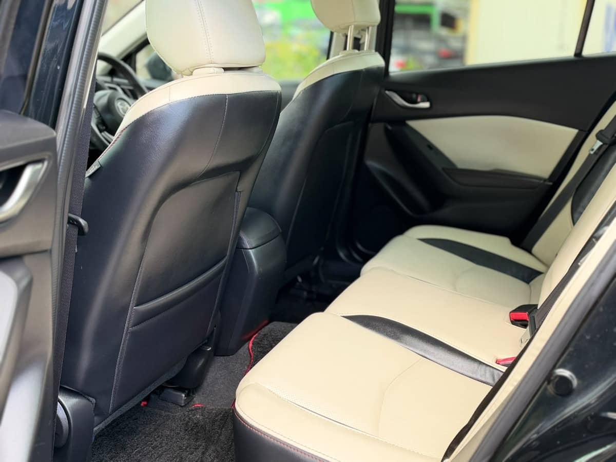 2013 Mazda Axela photo 12