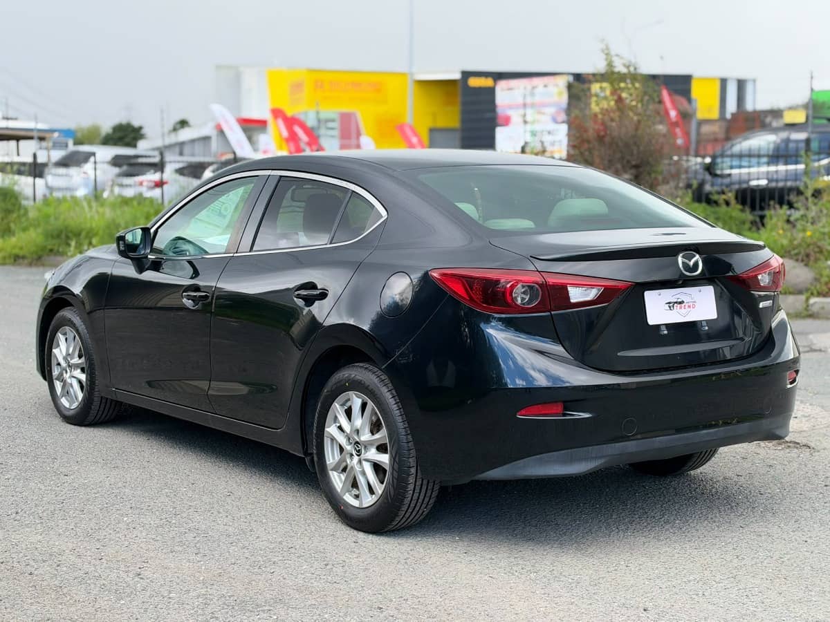2013 Mazda Axela photo 3