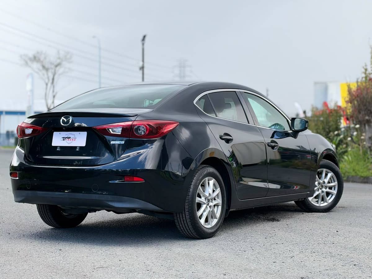 2013 Mazda Axela photo 2