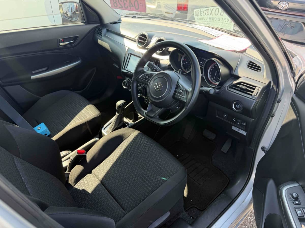 2022 Suzuki Swift photo 6