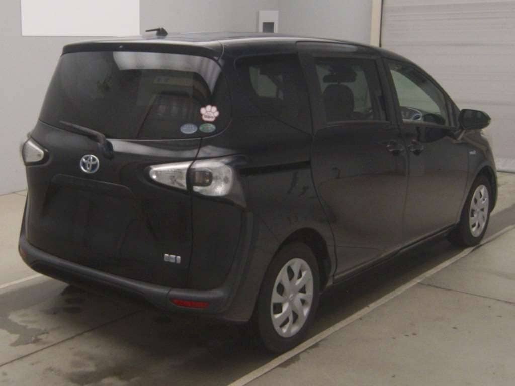 2017 Toyota Sienta photo 2