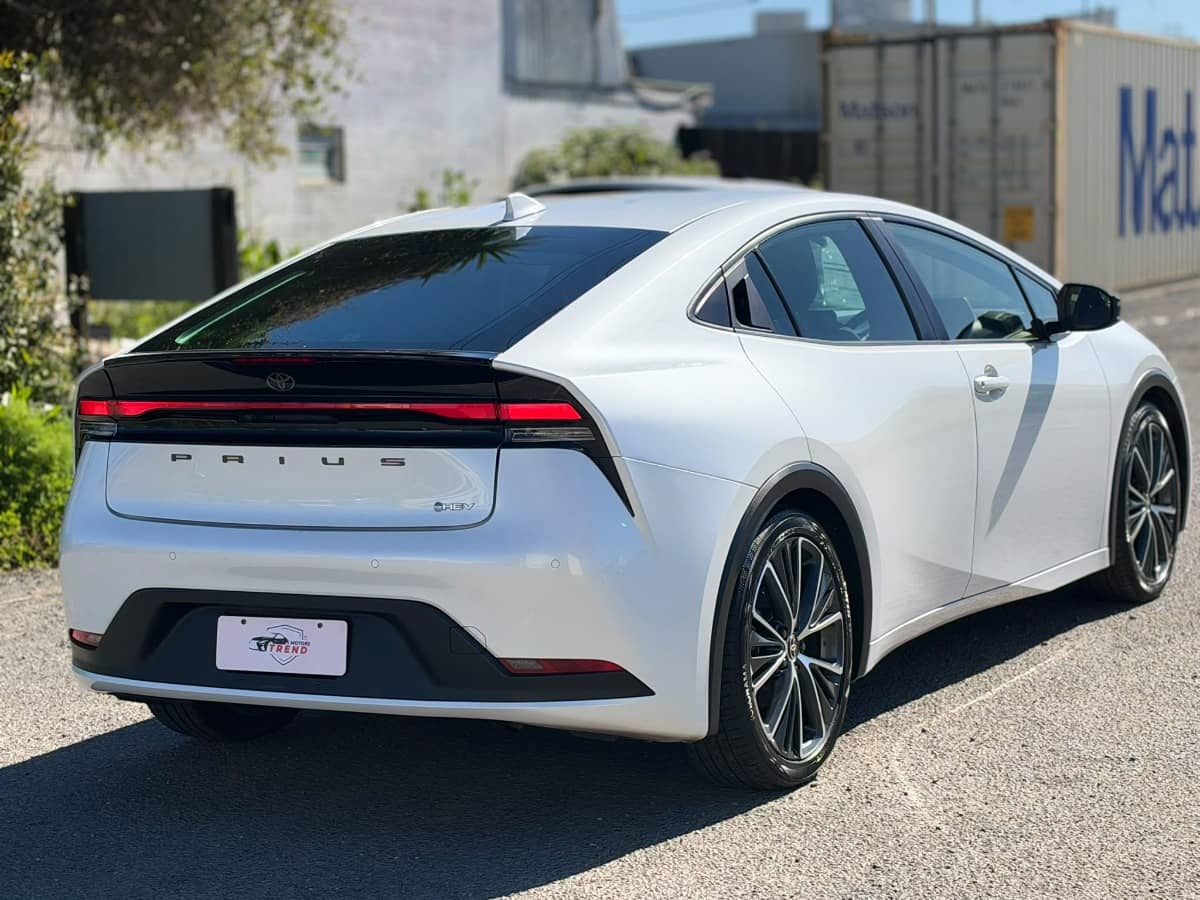 2023 Toyota Prius photo 7