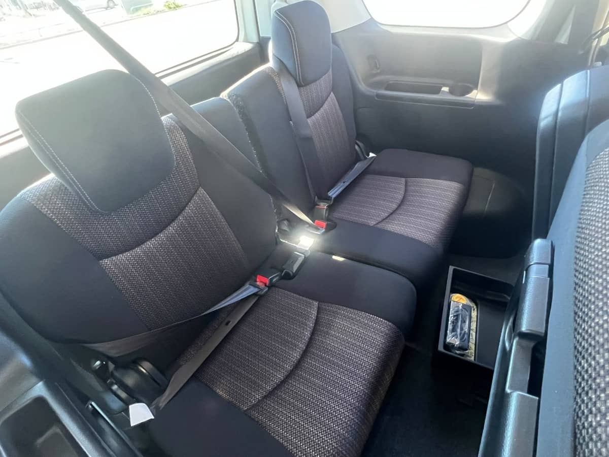 2015 Nissan Serena photo 11