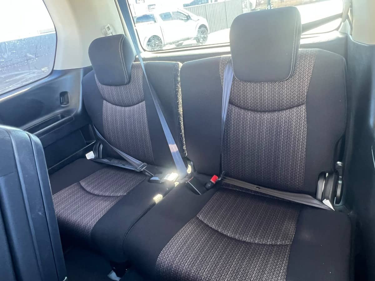 2015 Nissan Serena photo 14