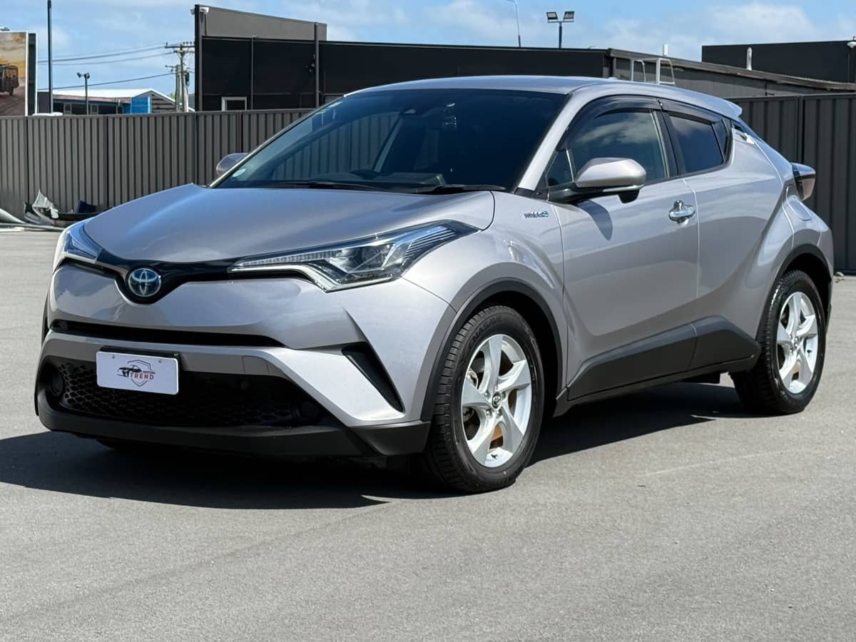 2018 Toyota C-HR photo 2