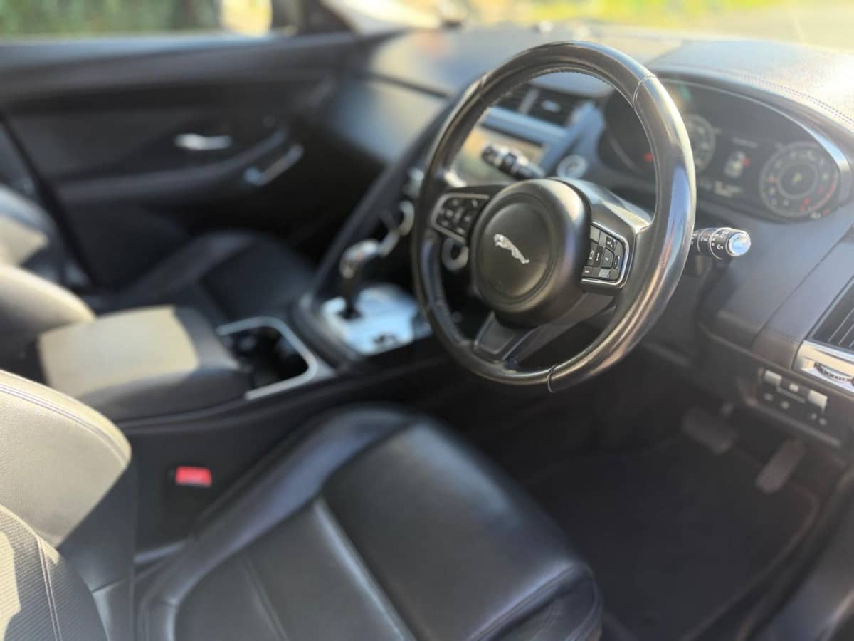 2020 Jaguar E-PACE photo 10