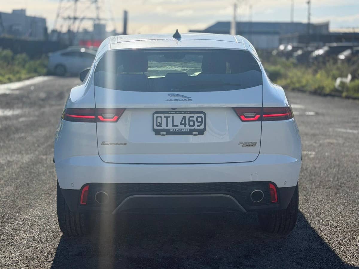 2020 Jaguar E-PACE photo 6
