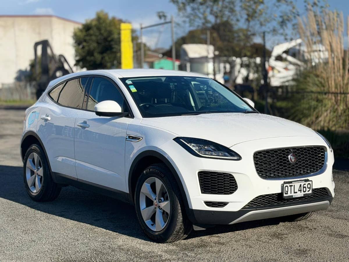 2020 Jaguar E-PACE photo 4