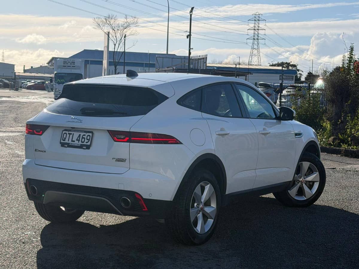 2020 Jaguar E-PACE photo 2