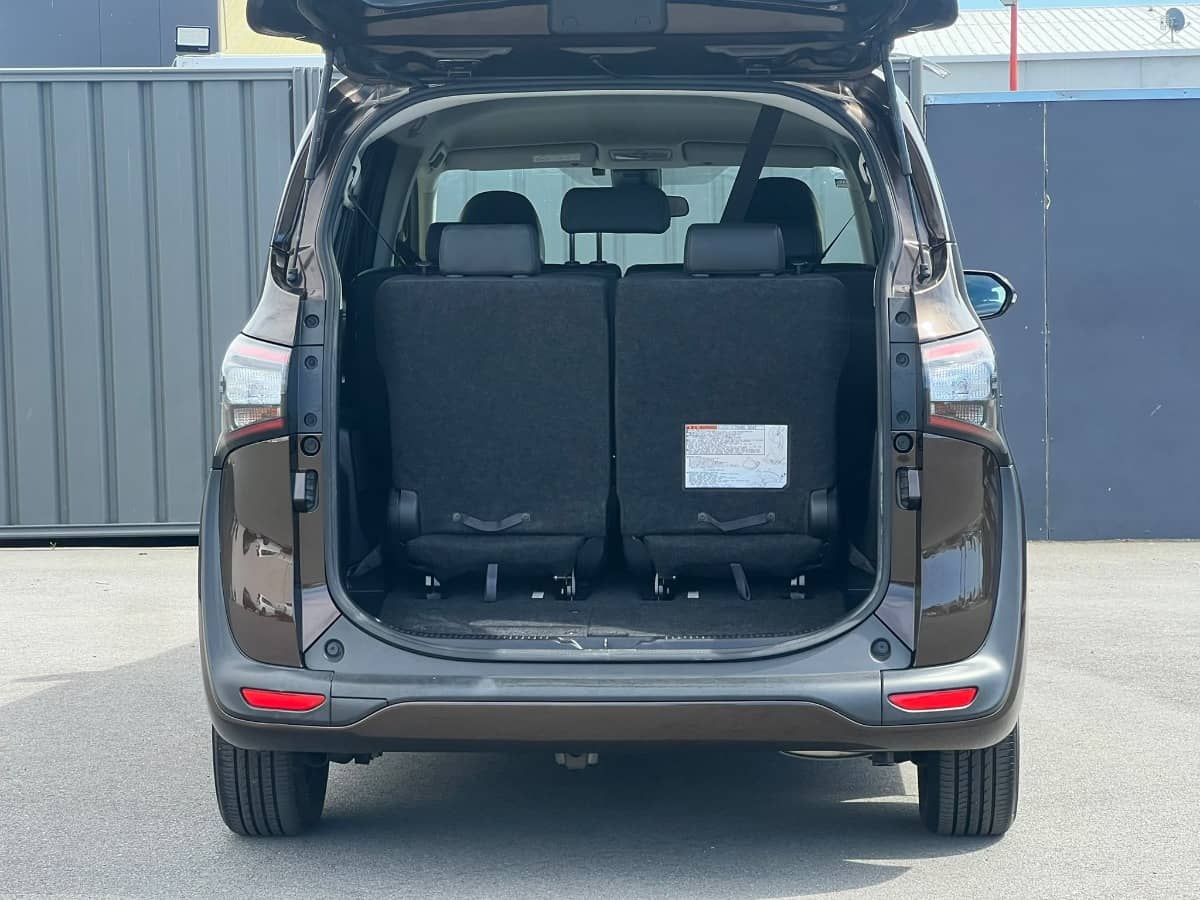 2018 Toyota Sienta photo 6