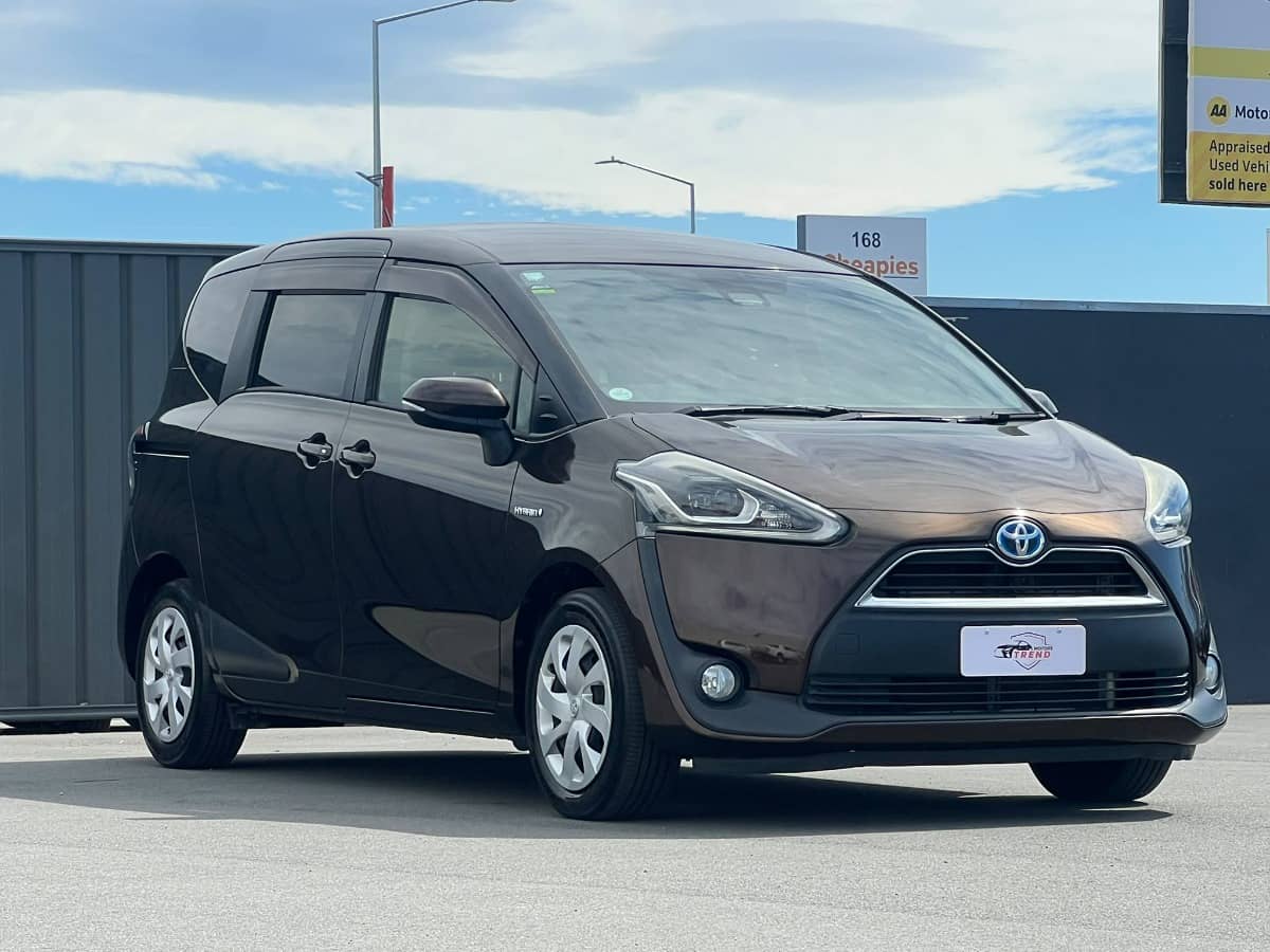 2018 Toyota Sienta photo 3