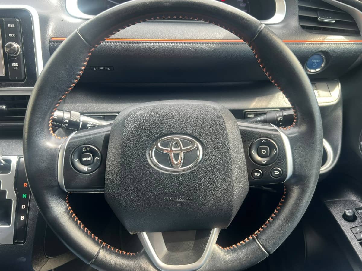 2018 Toyota Sienta photo 18