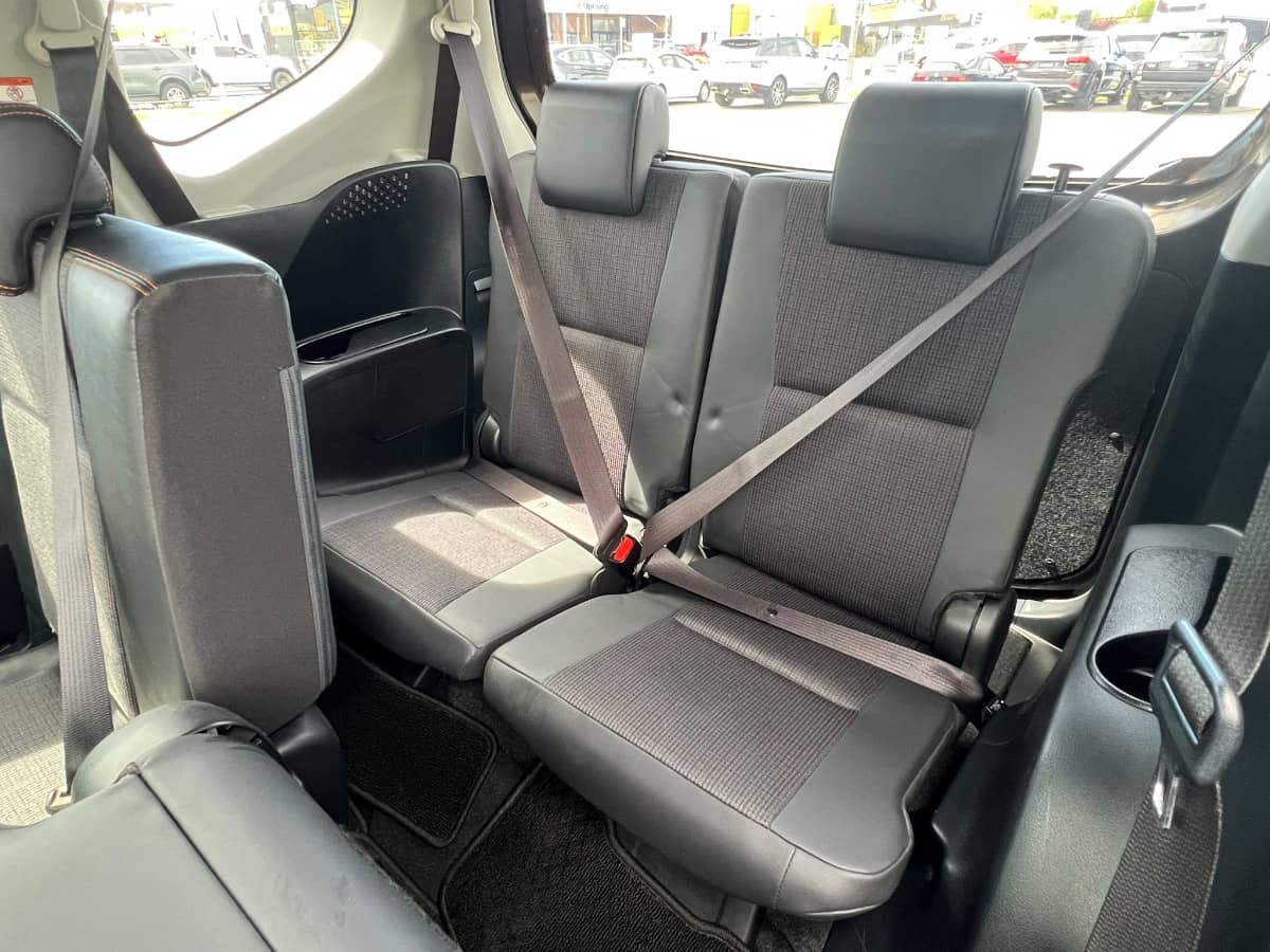 2018 Toyota Sienta photo 13
