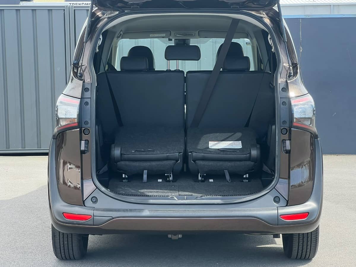 2018 Toyota Sienta photo 7