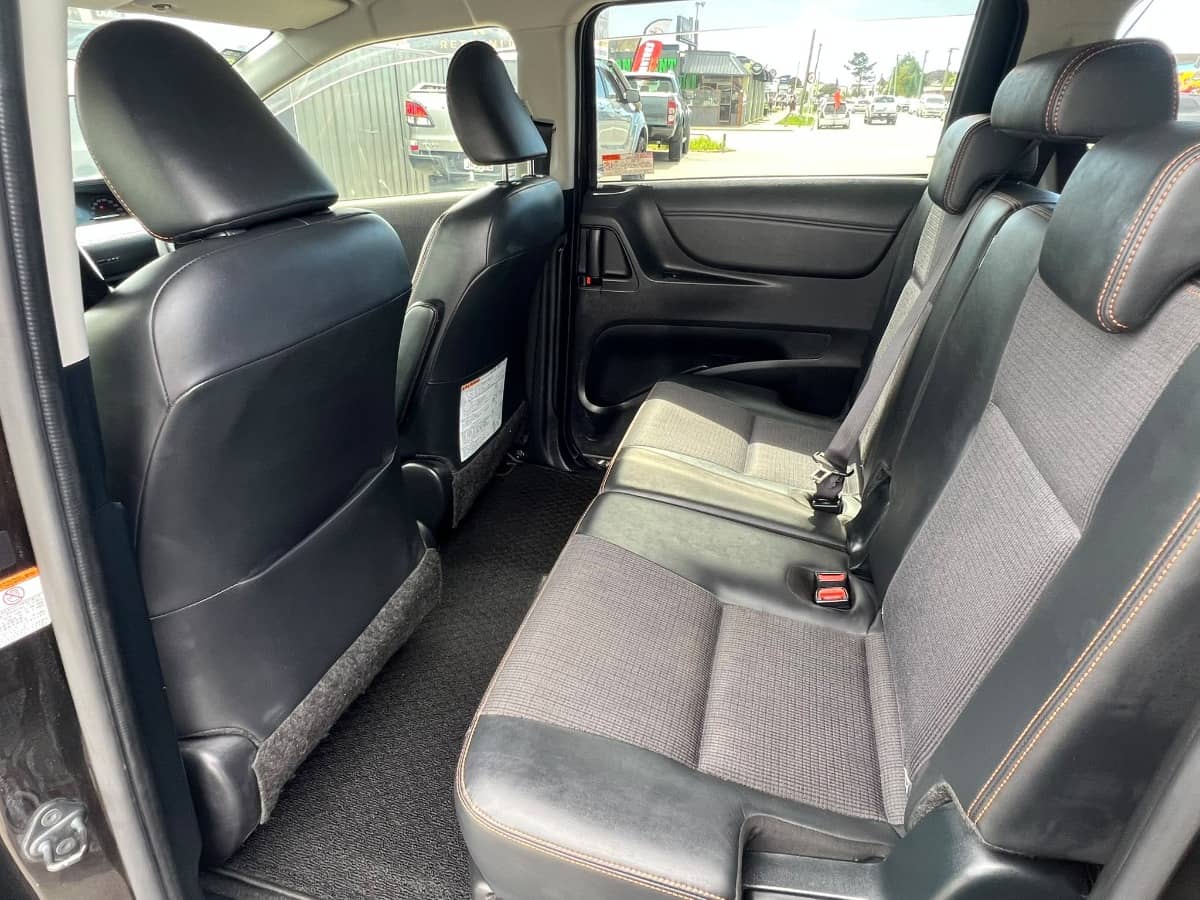 2018 Toyota Sienta photo 12