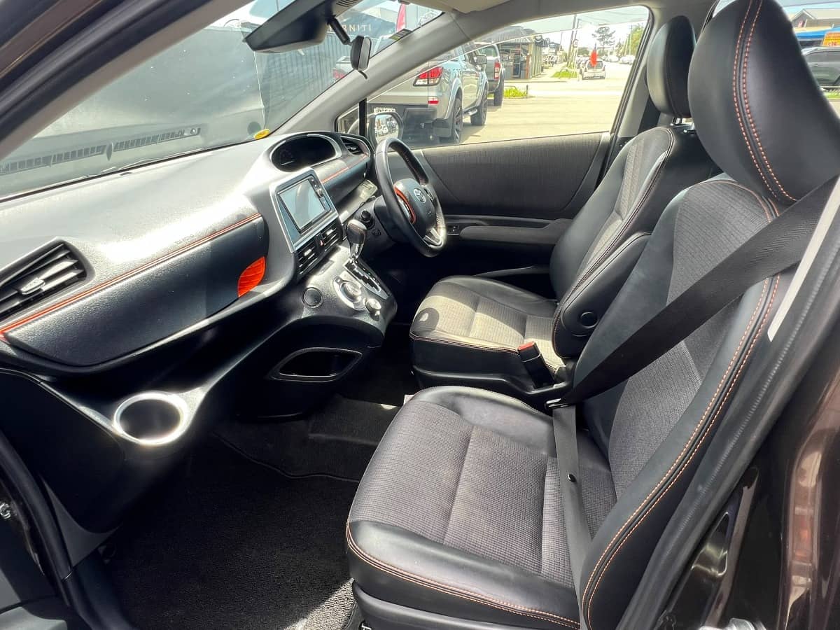 2018 Toyota Sienta photo 11