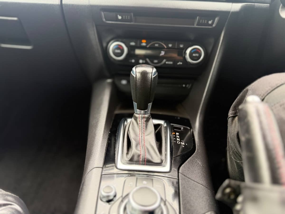 2015 Mazda Axela photo 12