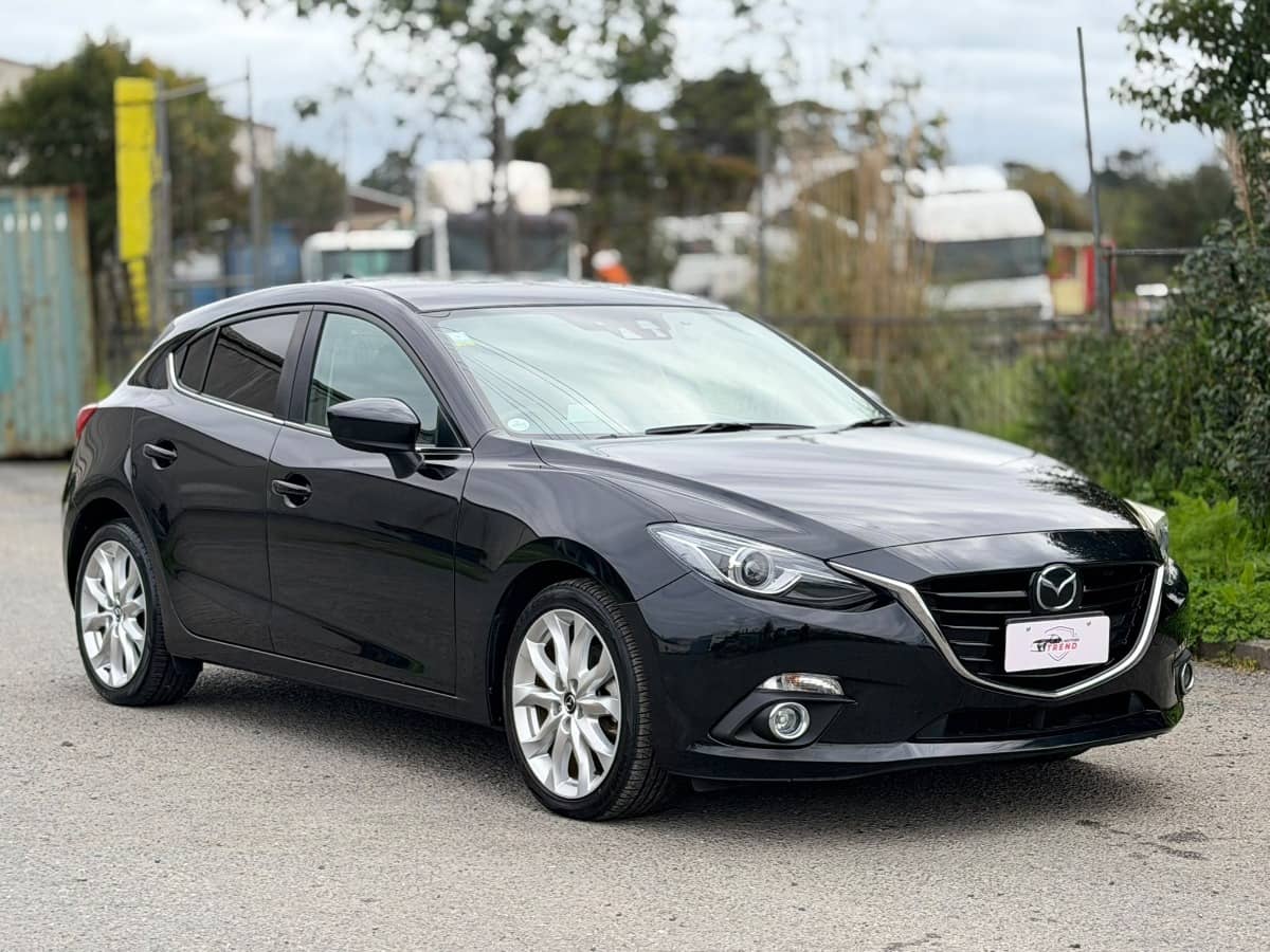 2015 Mazda Axela photo 3