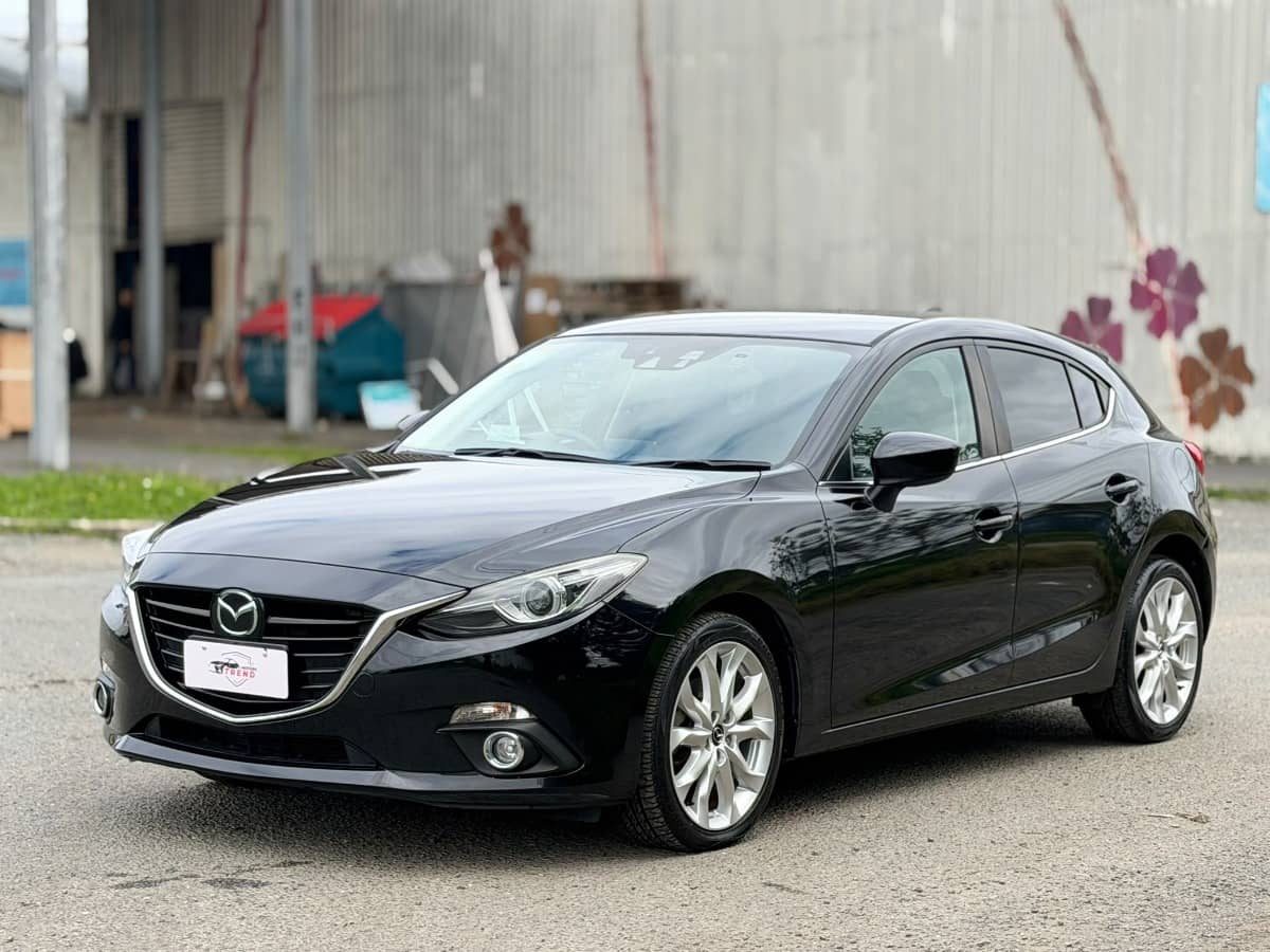 2015 Mazda Axela photo 5