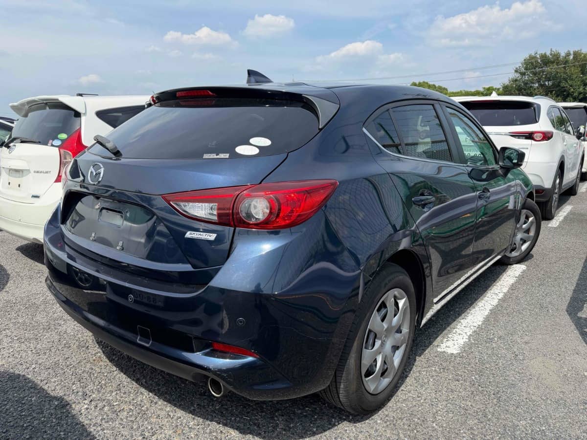 2018 Mazda Axela photo 11