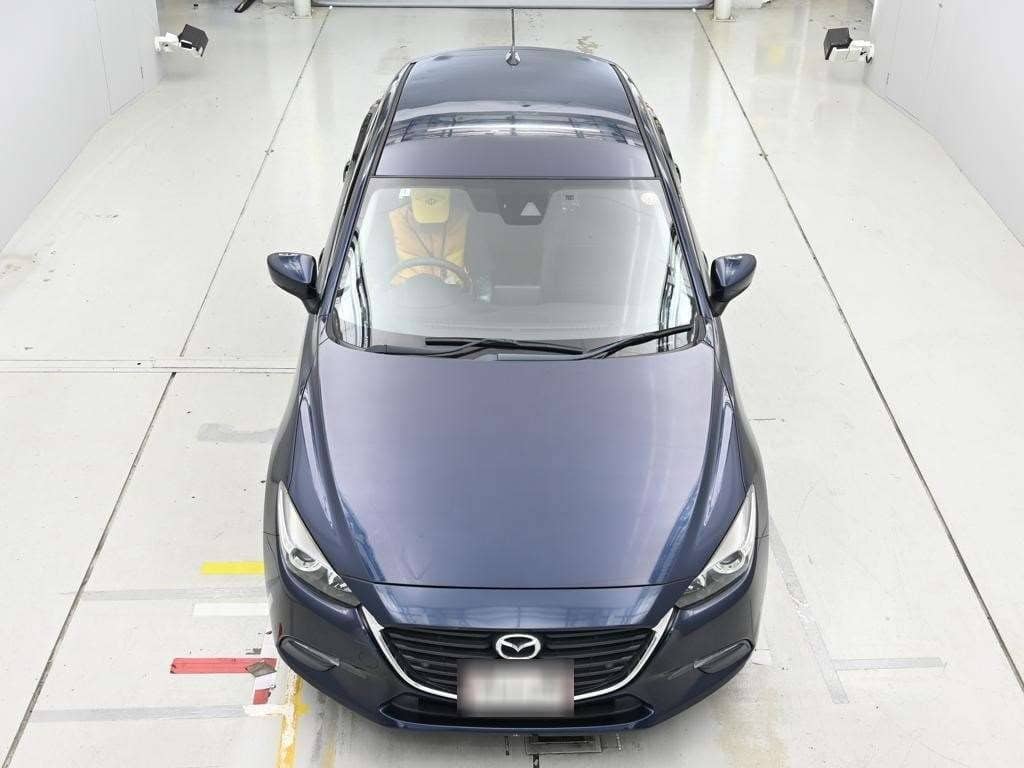 2018 Mazda Axela photo 2
