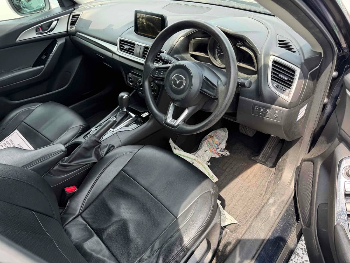 2018 Mazda Axela photo 12