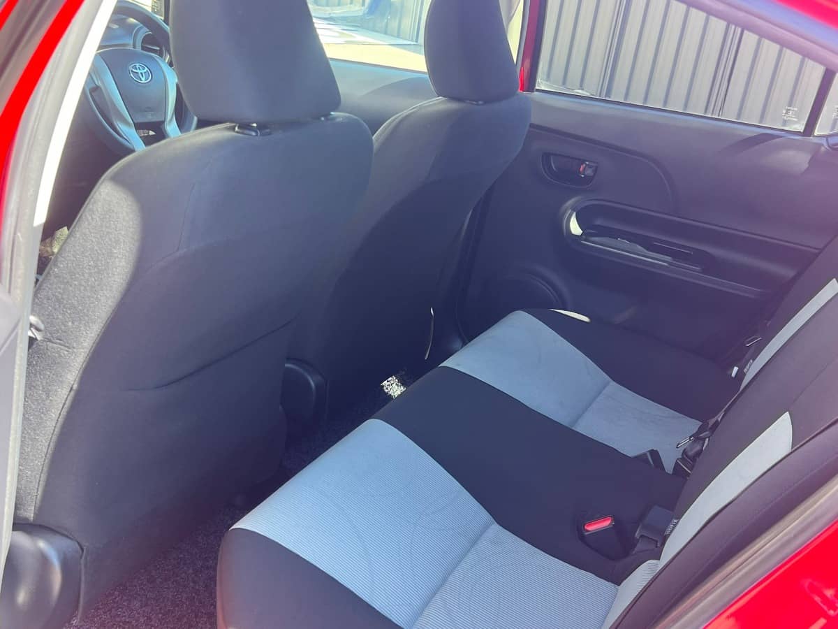 2014 Toyota Aqua photo 11