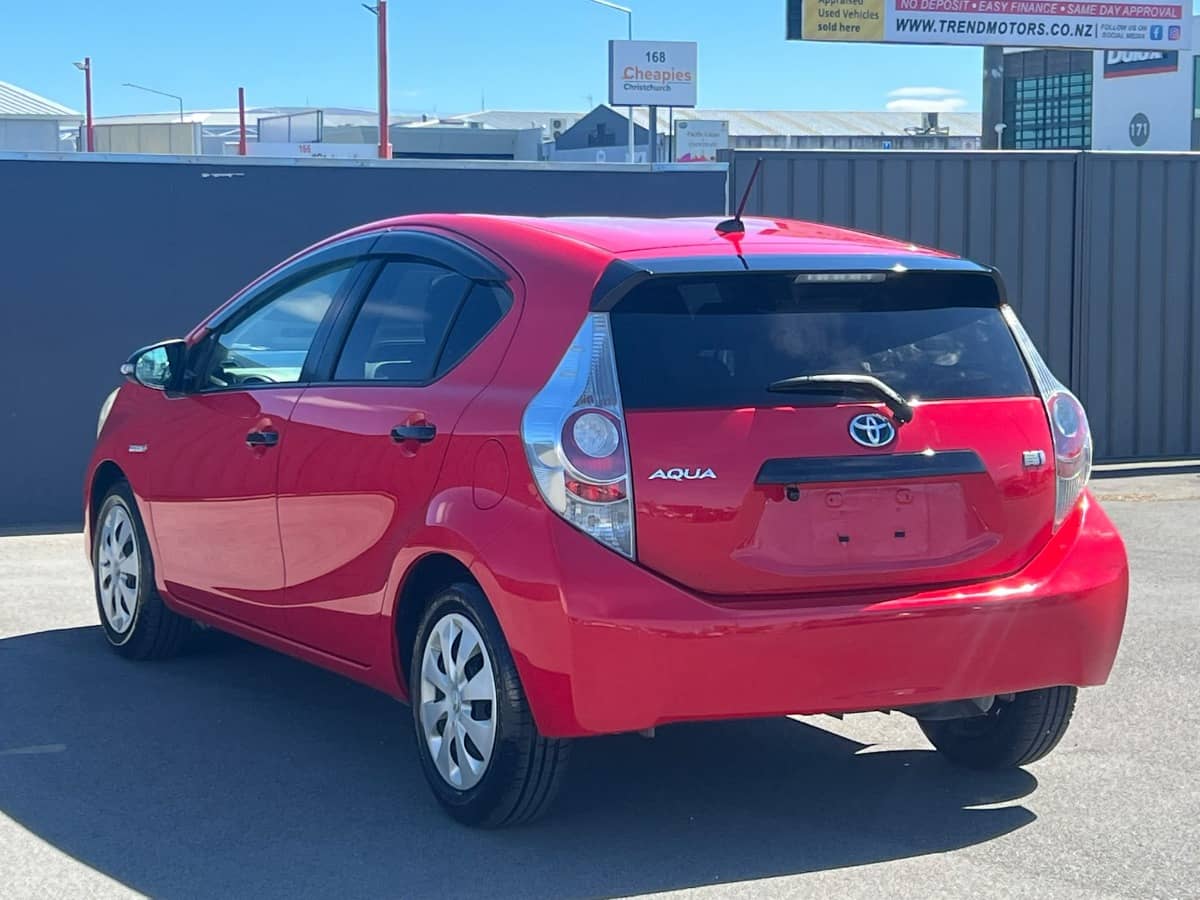2014 Toyota Aqua photo 16