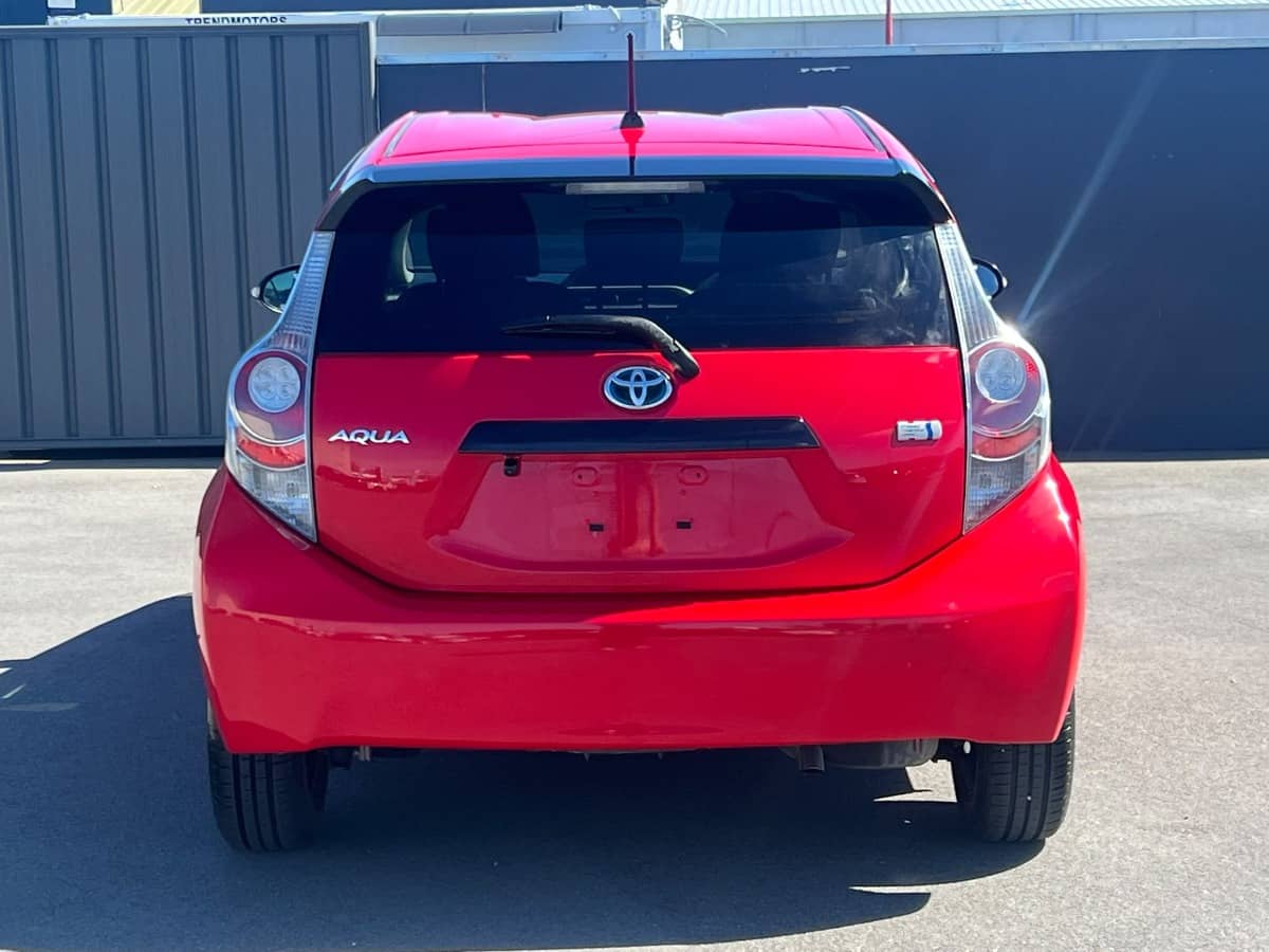 2014 Toyota Aqua photo 5